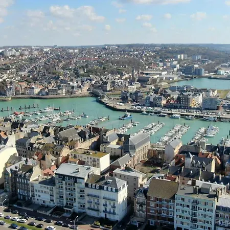 Apartment Entre Port Et