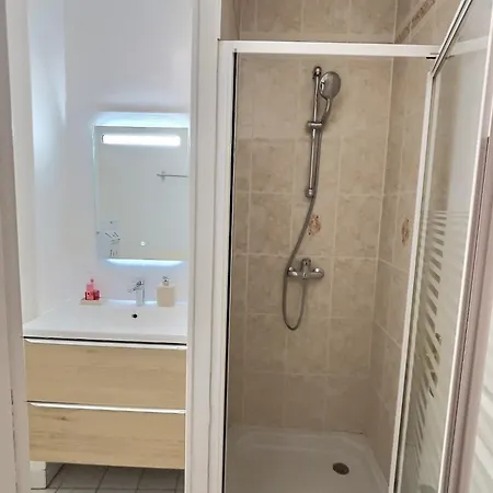 Entre Port Et Διαμέρισμα